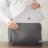 Чехол-рукав Moshi Pluma для MacBook Pro 15