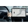 Матовое защитное антибликовое покрытие Moshi iVisor для сенсорного экрана автомобиля Tesla Model 3. Цвет боковых сторон - черный.